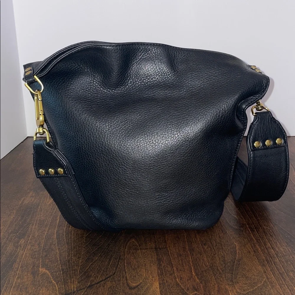 HOBO FLARE Bucket Bag Black Pebbled Leather Crossbody Purse - Picture 1 of 13